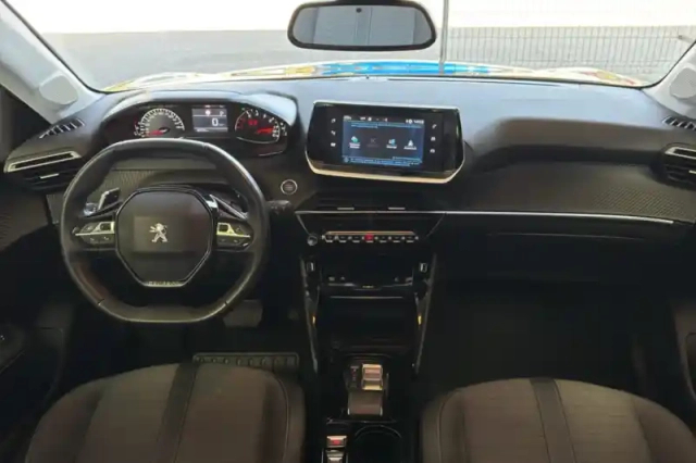 Peugeot 208 puretech 100 s&amp;s eat8 — photo 11