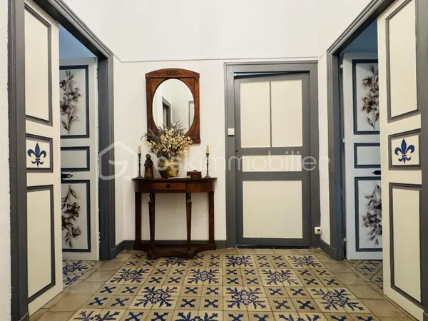 Maison 16 pièces 346 m²