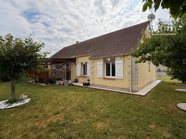 MER – Maison de plain-pied 115 m² – 3 chambres – Terrain 700 m² – Garage