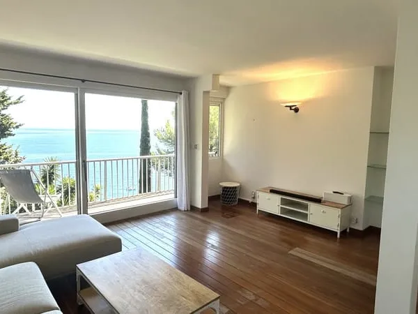 CAP BRUN Appartement exceptionnel en front de Mer