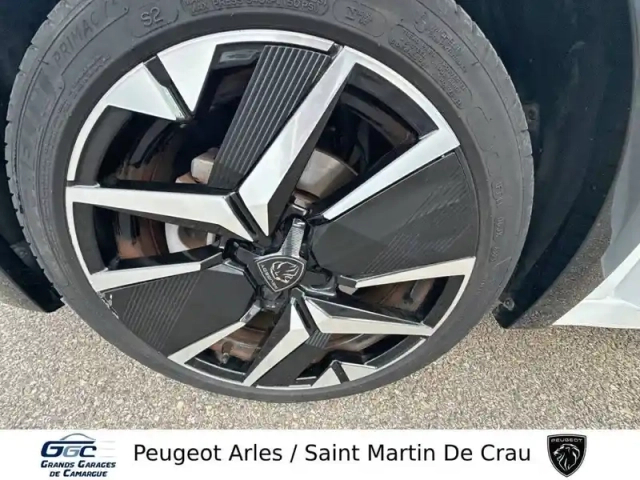 Peugeot 208 hybrid 136 e-dcs6 — photo 14