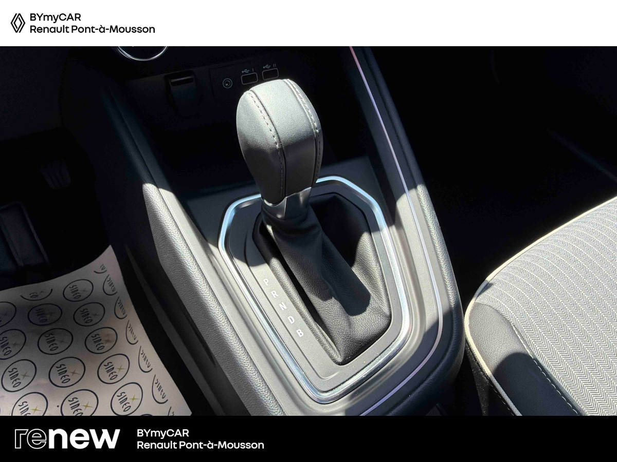 Renault Clio E-Tech full hybrid 145 — photo 22