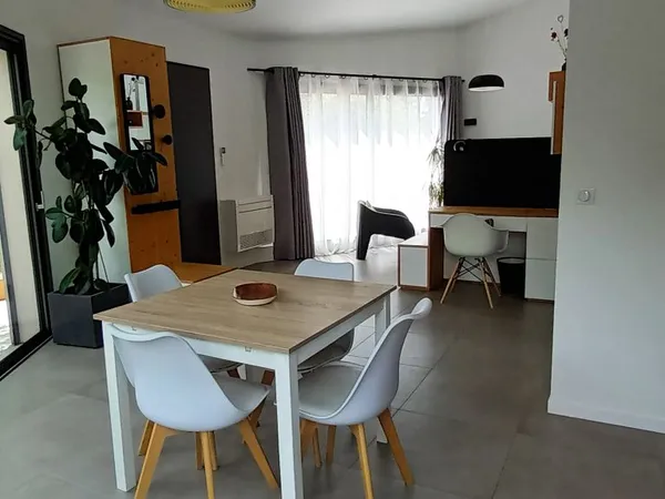 Maison de 53m2 à louer sur Châteauneuf-le-Rouge