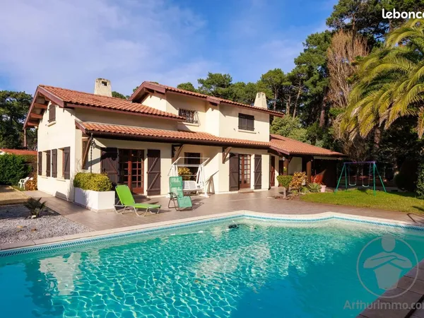 Propriété 7 pièces 167 m²
