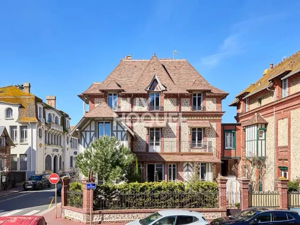 Villa 9 pièces 252 m²