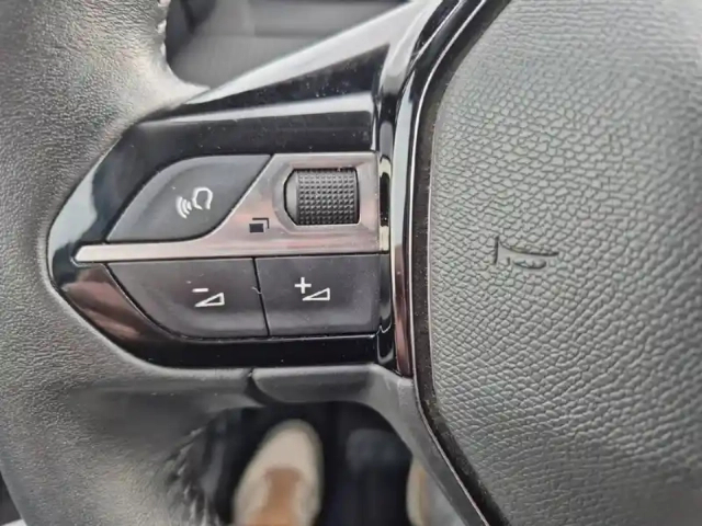 Peugeot 208 puretech 75 s&amp;s bvm5 — photo 46