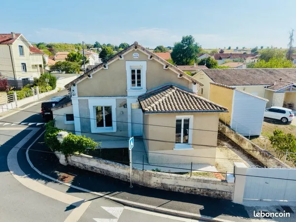 Maison entièrement rénovée 3 chambres avec garage