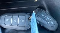 Peugeot 2008 1.2 PureTech 130ch S&S GT EAT8 — photo 16