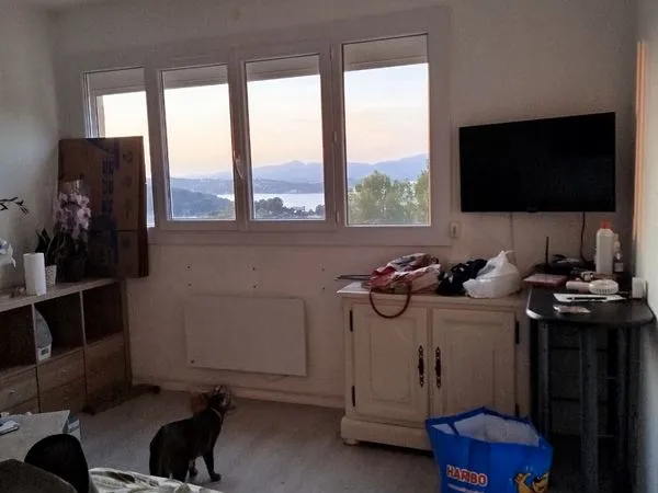 T2 meublé st mandrier avec vue mer