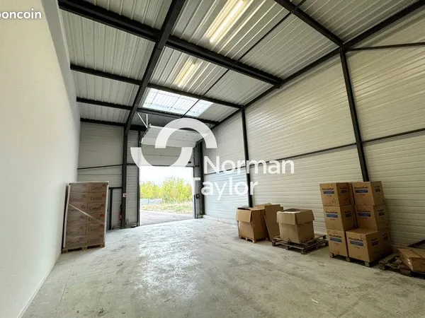 Local d'activité 105 m²