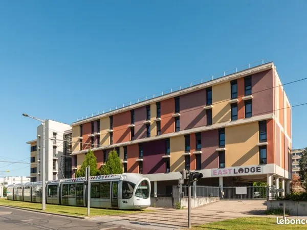 Studio meublé étudiant à louer - Saint-Priest / Lyon Est - résidence sécurisée Tram T2 - Wiifi inclu