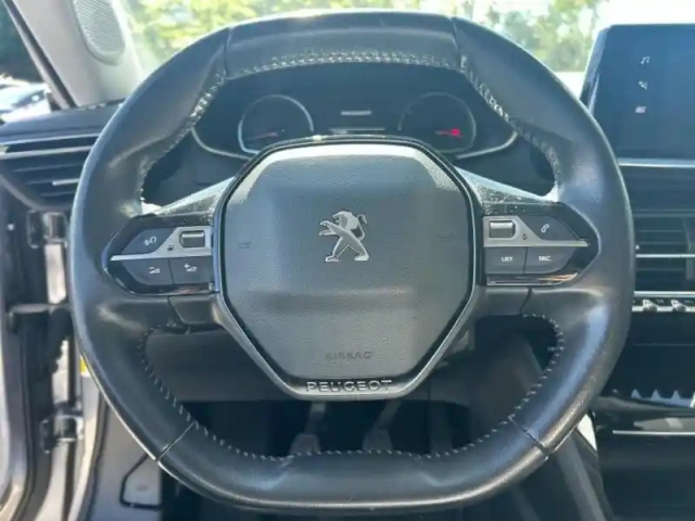 Peugeot 2008 1.2 puretech 130ch s&amp;s allure 7cv — photo 12