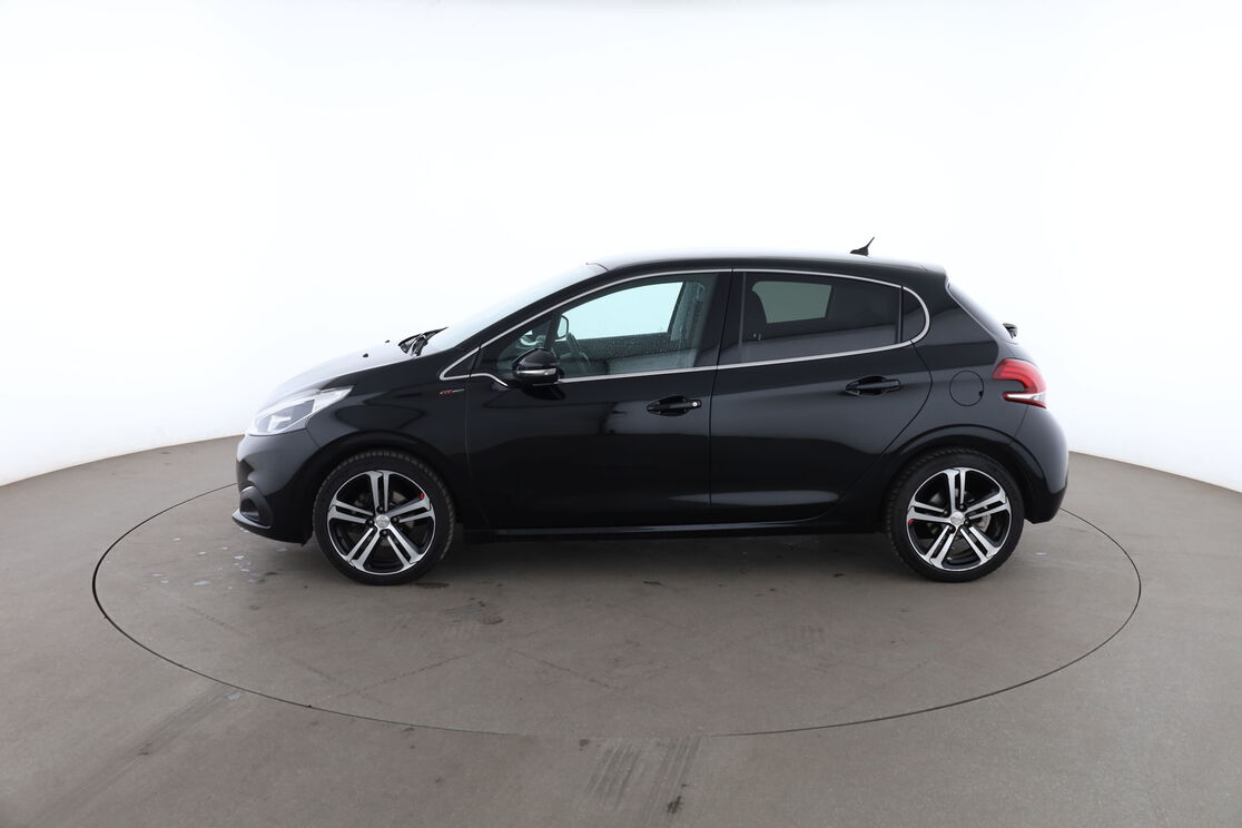 Peugeot 208 1.6 Blue-HDi GT Line — photo 2