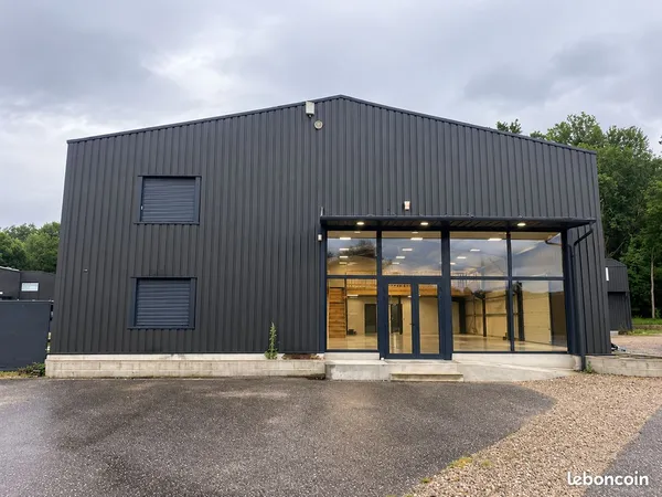 Local commercial & d'activité 250 m² - belley (01300)