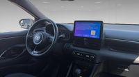 Toyota Yaris 116h Collection 5p MC24 — photo 8
