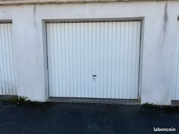 Parking/box 16 m² Rochefort