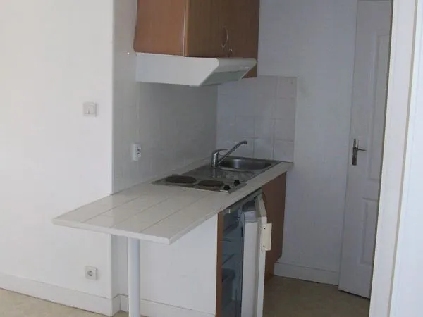 Studio Chauffage, Eau ch, Eau fr, entretien compris