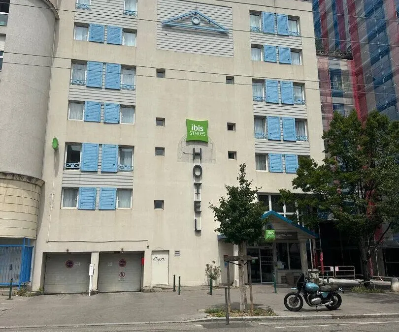 Photo 1