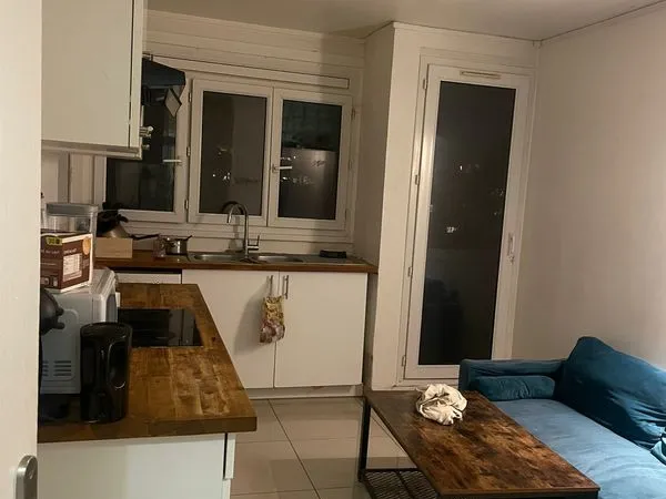 Chambre en colocation entre filles proche gare