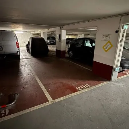 Parking avec borne recharge véhicule électrique - Bastille