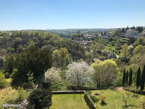 Charmant studio rénové - Centre de Nontron - Vue exceptionnelle