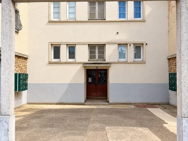 OPPORTUNITÉ UN STUDIO AU POTENTIEL À DÉCOUVRIR !