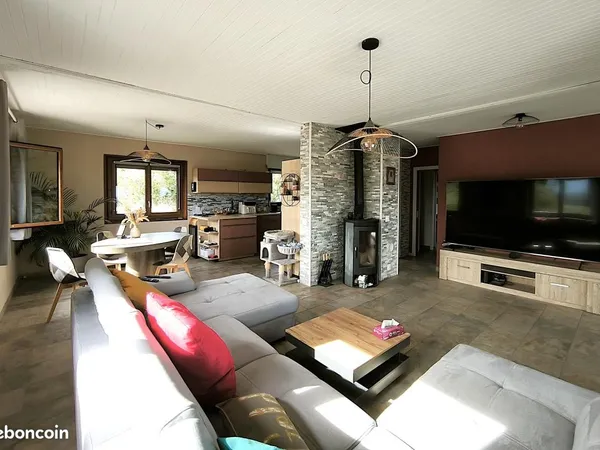 Maison 3 pièces 231 m²