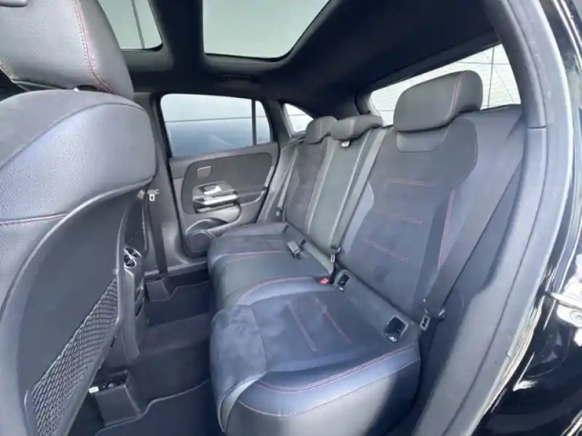 Mercedes Gla 200 d amg line — photo 15