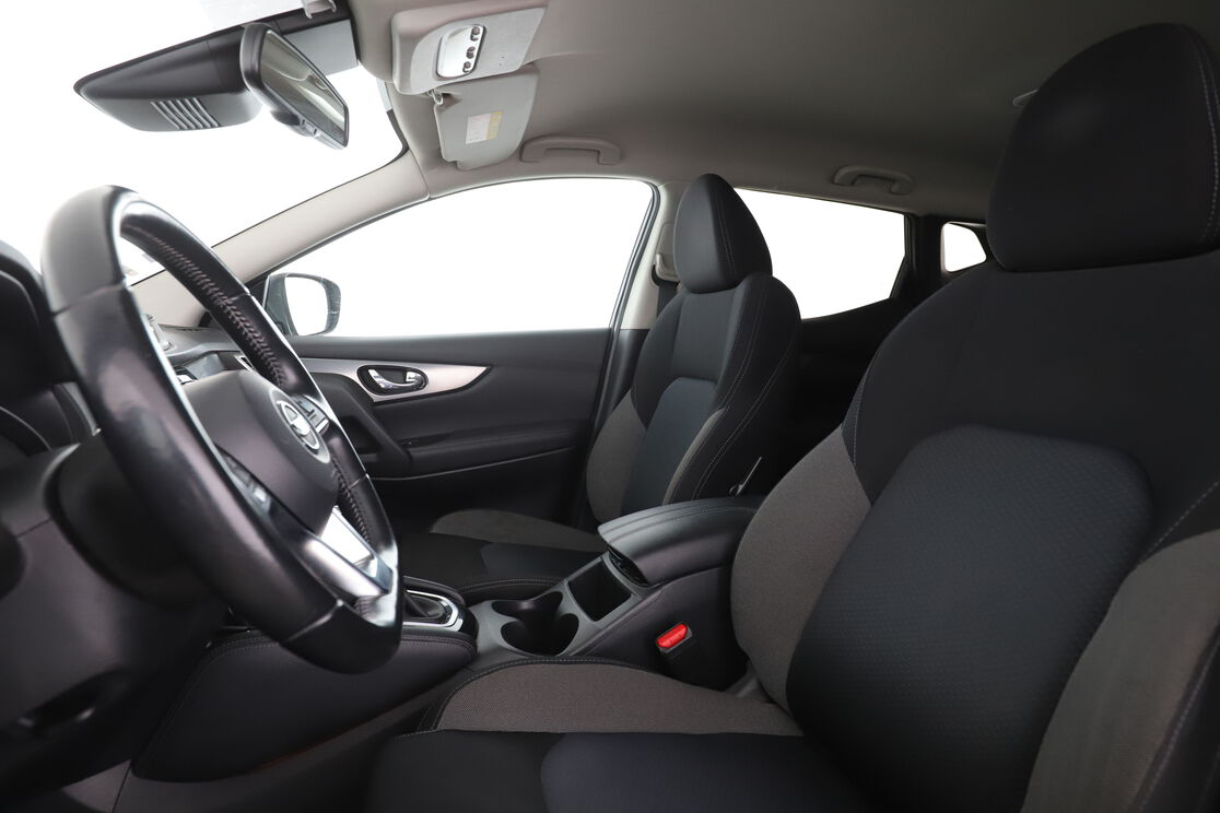 Nissan Qashqai 1.3 DIG-T N-Connecta DCT7 — photo 9