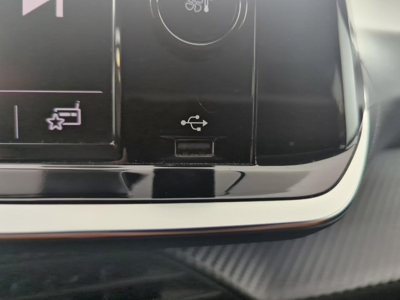 Peugeot 208 puretech 75 s&s bvm5 like — photo 22
