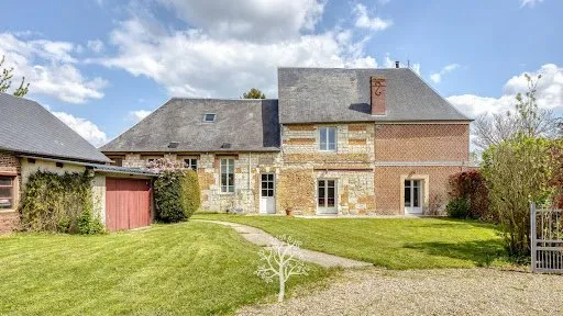 Maison 6 pièces 231 m²