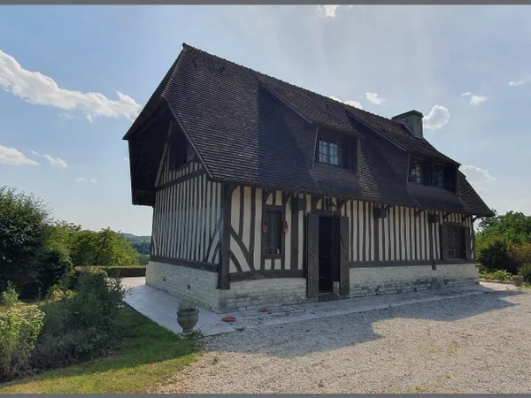 MAISON NORMANDE LEBAS SUR 4 HECTARES AVEC VUE