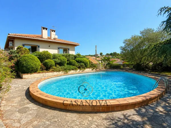 Maison 10 pièces 240 m²