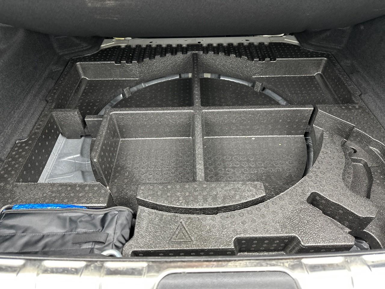 Peugeot 408 hybrid 145 e-dcs6 gt — photo 38