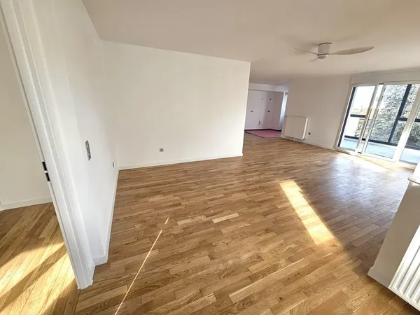 4p de 102 m2 avec balcon et jardin d'hiver Expo Sud-Ouest