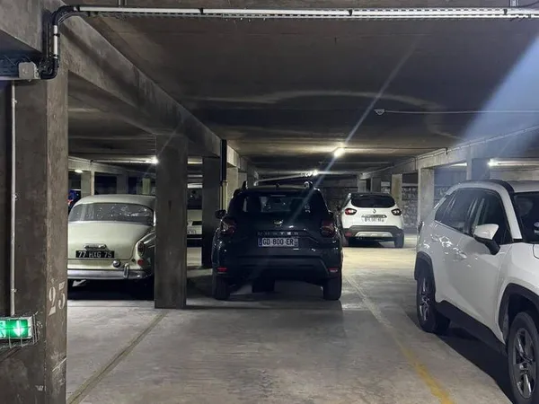 Parking 12 m²