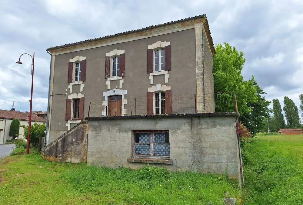 Photo 1