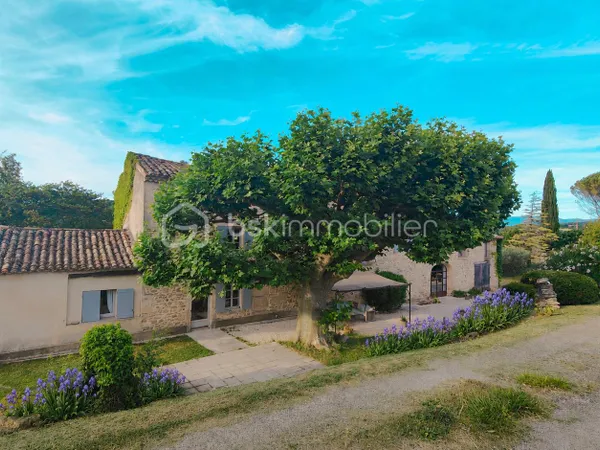Maison 14 pièces 410 m²