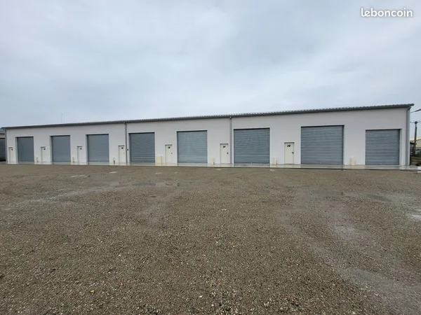 A louer local d'activites neuf 100 m²