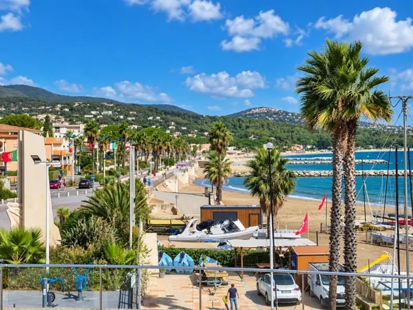Appartement T2 en bord de mer avec garage et loggia - Cavala