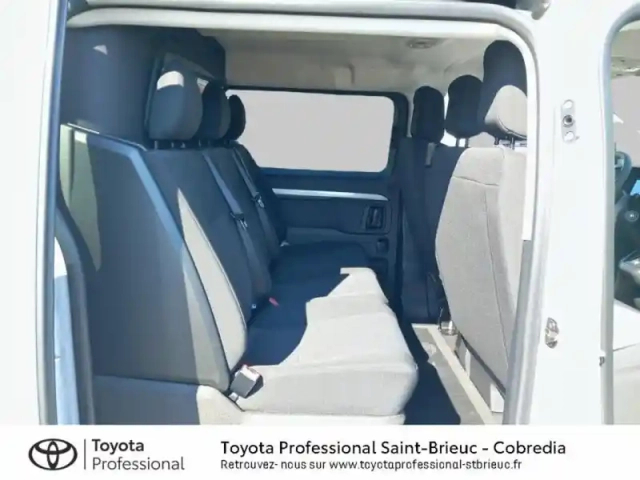 Toyota Proace medium 2.2 d-4d 150 cabine approfondie start pack confort bva my25 tarif réservée aux profess — photo 7