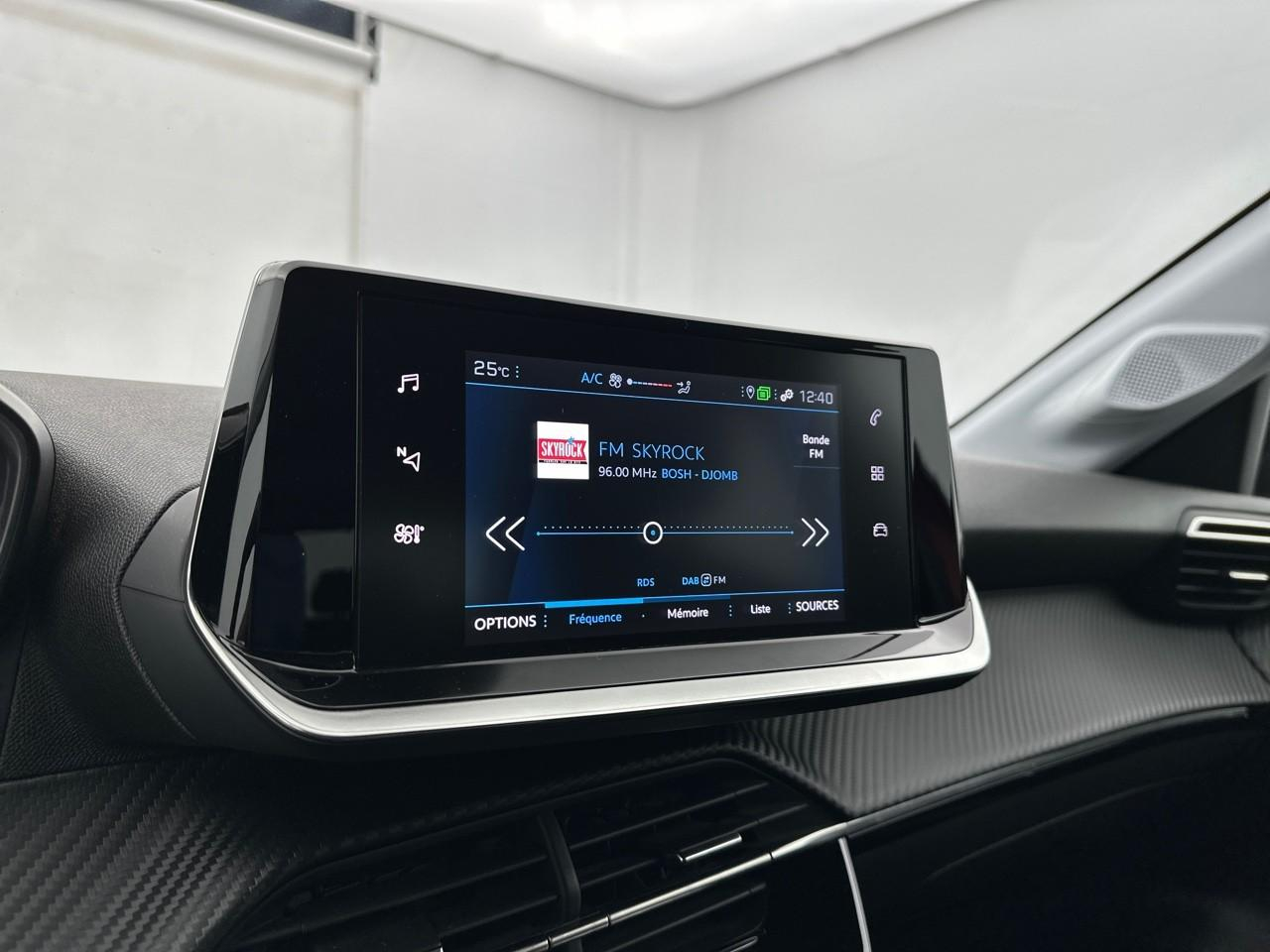 Peugeot 208 puretech 100 s&s bvm6 style — photo 22