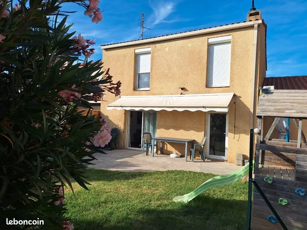 Villa rénovée 88m2 + garage et jardins