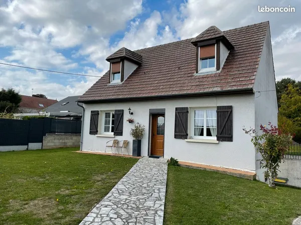 Charmante maison familiale 4 pièces avec grand terrain et terrasse