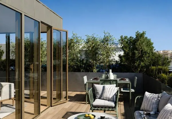 3 PIECES EN DERNIER ETAGE AVEC TERRASSE