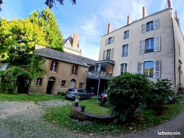 Maison 10 pièces 370 m²