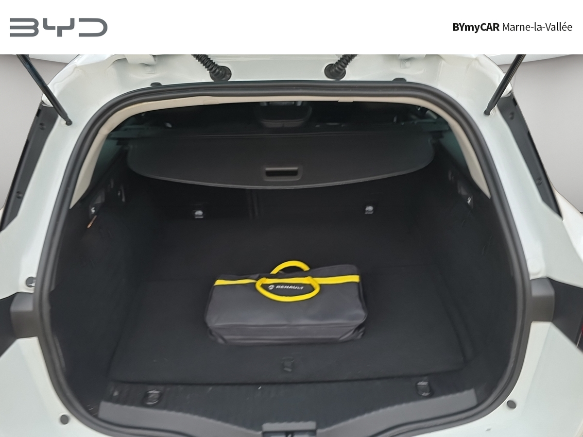 Renault Mégane IV Estate E-TECH Plug-In Hybride 160 — photo 14