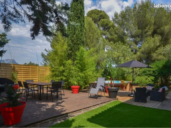 Toulon - T4 meublé avec jardin et piscine privée, à proximité des plages