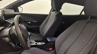 Peugeot 2008 1.2 PureTech 100ch S&S Allure — photo 12