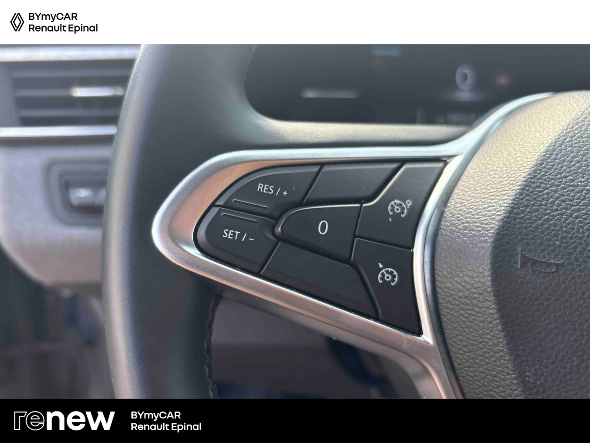 Renault Clio TCe 90 — photo 19